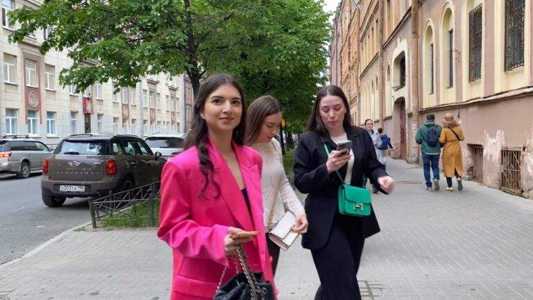 ⭐ Wow! Beautiful Russian 🇷🇺 Girls!!! Here Is The Real Saint Petersburg – Walking Tour..