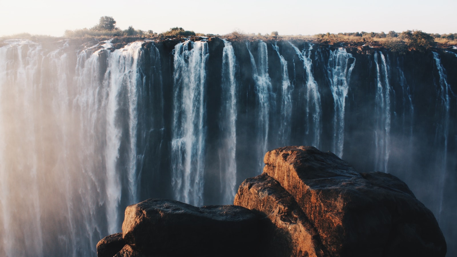 Exploring Zimbabwe: Top 10 Must-See Travel Destinations