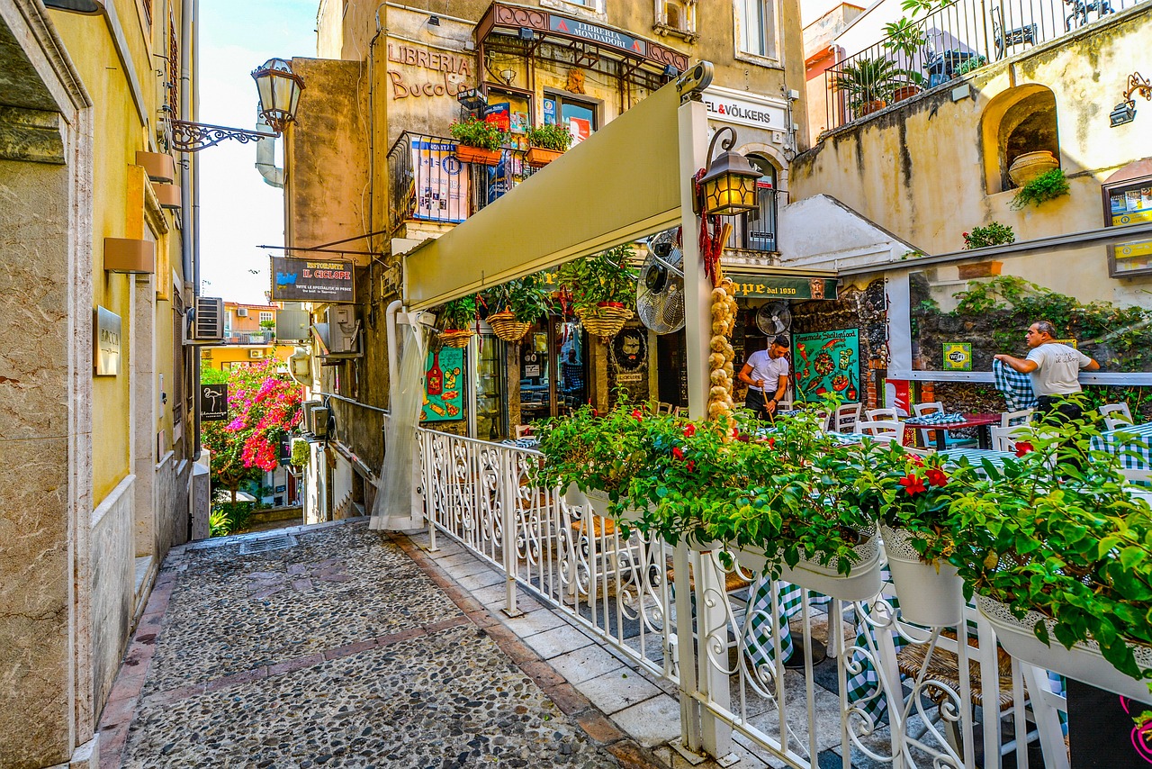 Exploring the Highlights of Stunning Sicily: A Guide for the First-Time Visitor