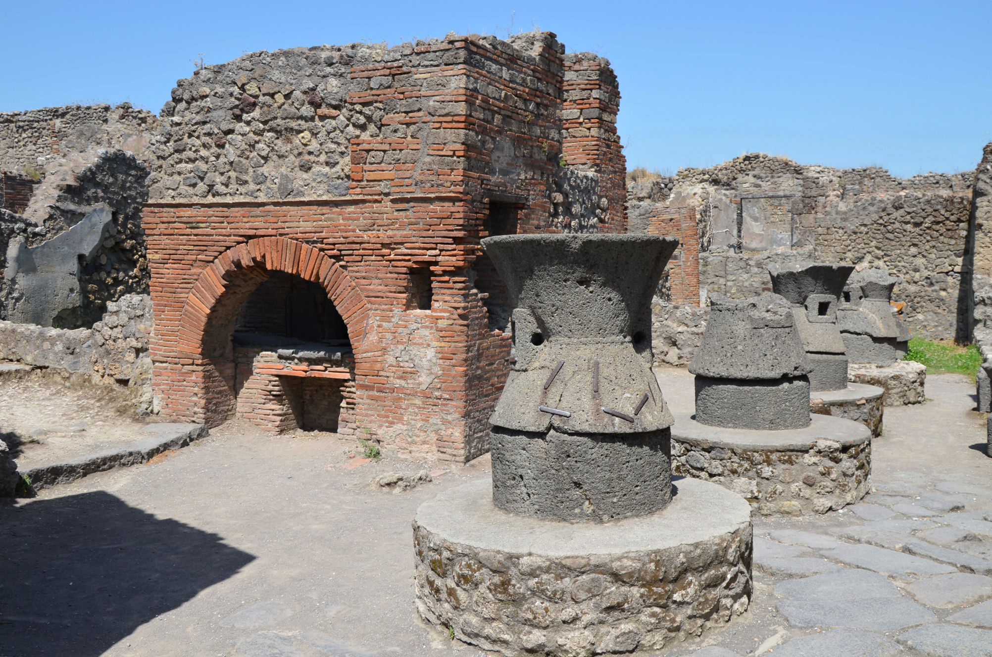 Uncovering Secrets of the Ancient City: A Hotel Tour of Pompeii