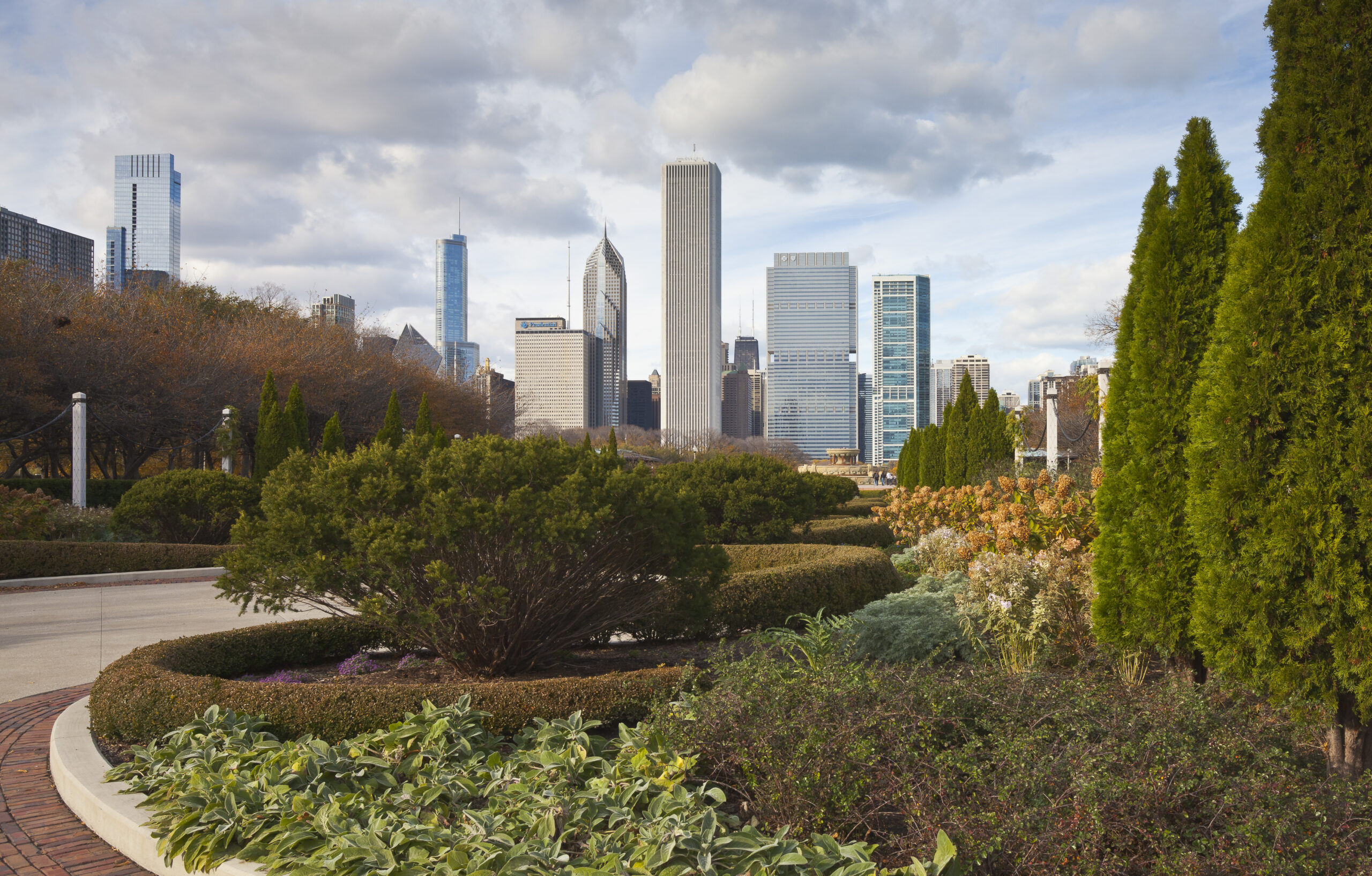 Exploring Chicago: 5 Must-See Attractions for Your Perfect Midwest Getaway