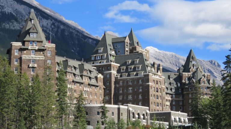 Inside the world-famous FAIRMONT BANFF SPRINGS HOTEL (Canada): impressions & review