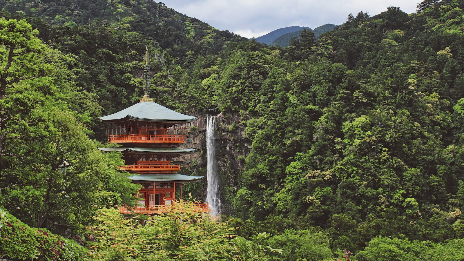 Exploring Japan’s Hidden Treasures: A Guide to Unforgettable Adventures