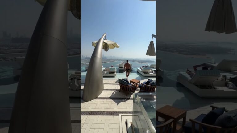 Beautiful view! Unreal  #luxury #hotel #travel #dubai