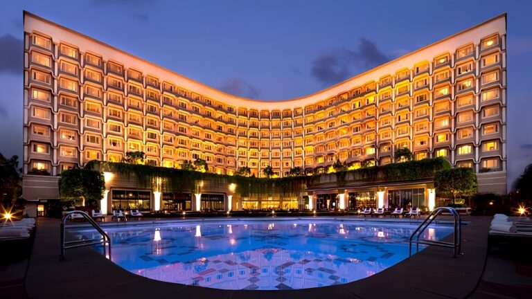 Taj Palace Hotel New Delhi (India) – 5 Star Luxury Hotel – Orient Express Restaurant